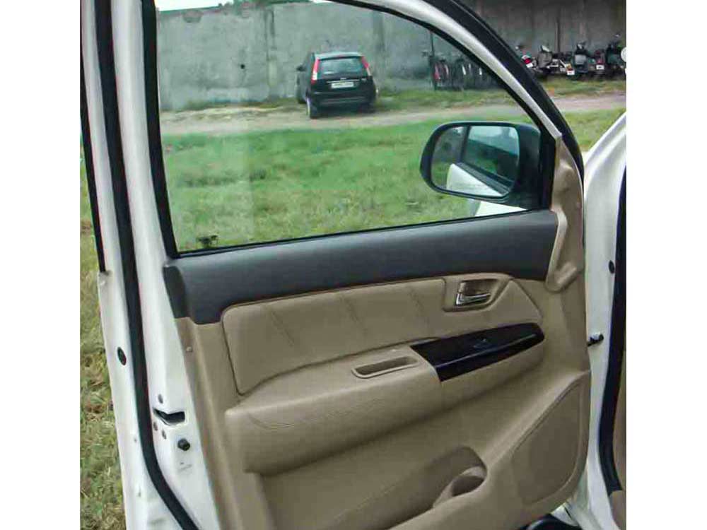 Bullet Proof Old Toyota Fortuner 3