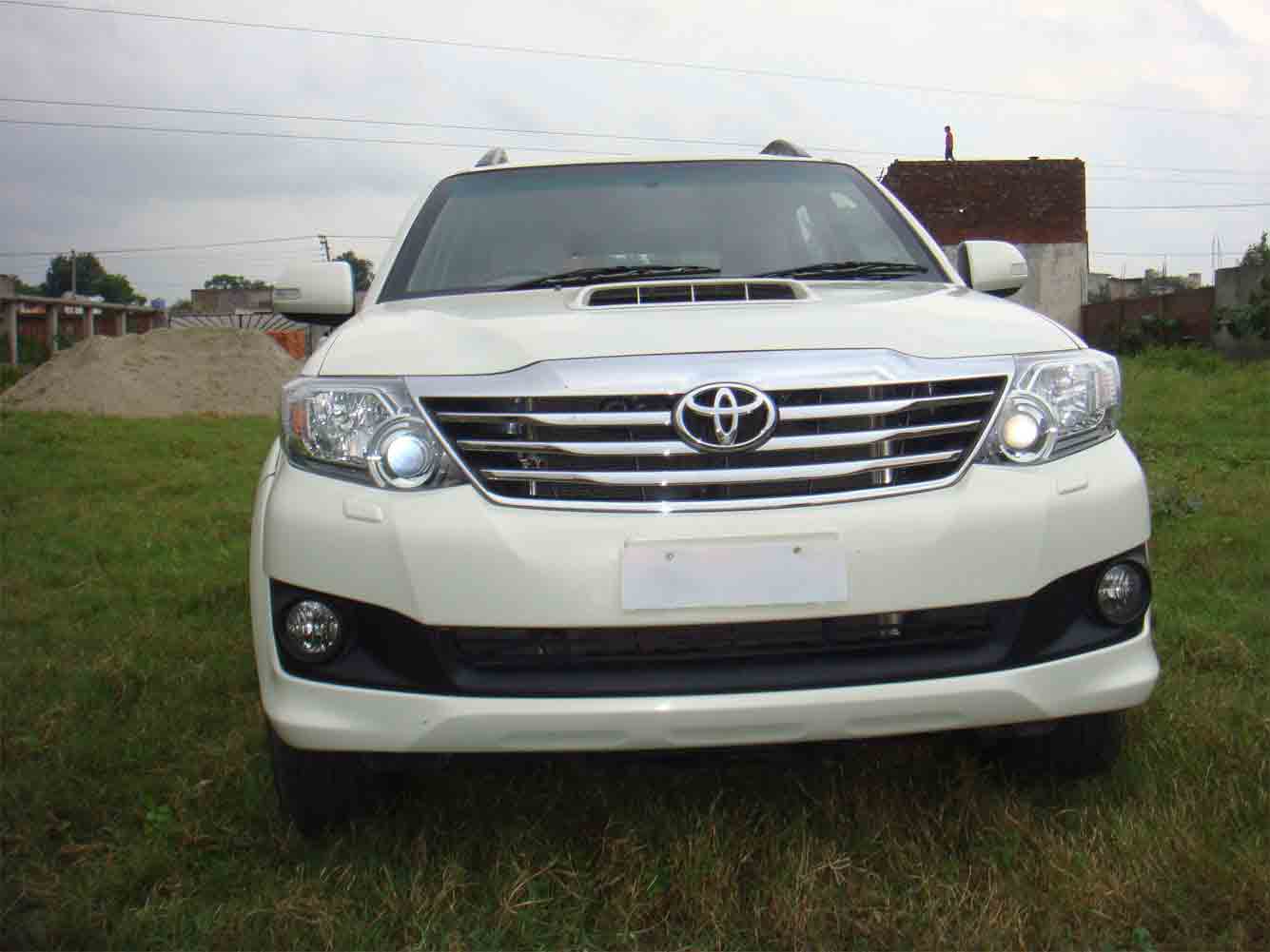 Bullet Proof Old Toyota Fortuner 5