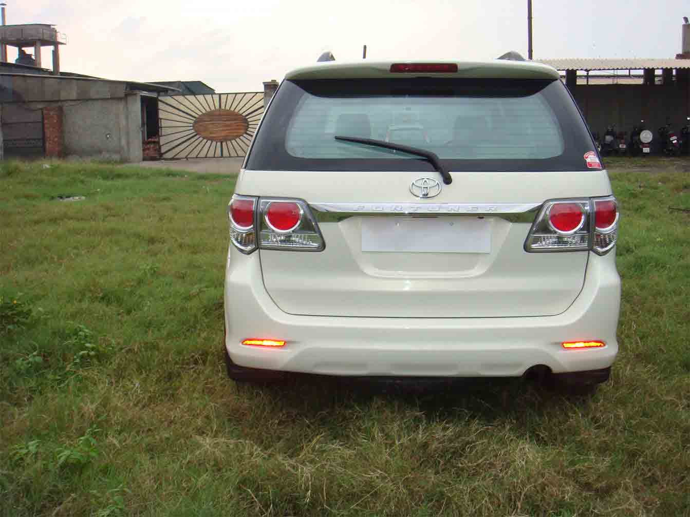Bullet Proof Old Toyota Fortuner 6